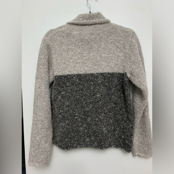 Women’s Woolrich long sleeve sweater - Picture 2 of 4